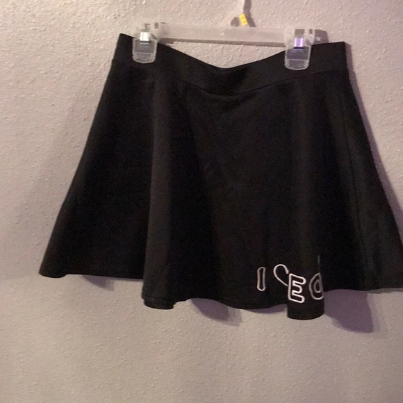 Skirt - Picture 2 of 4